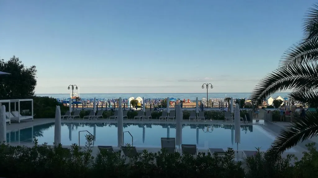 Hotel Orient & Pacific Lido di Jesolo 4*,